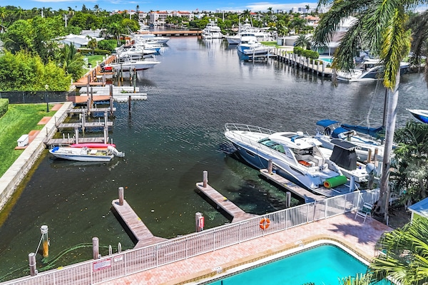 Basic Apartment, 1 King Bed with Sofa bed, Kitchen | Water view