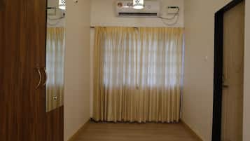 Habitación doble estándar | Área de sala de estar