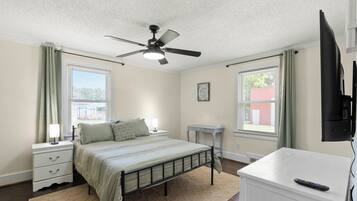 3 chambres, fer et planche Ă repasser, Wi-Fi, draps fournis