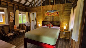 Standard Cabin | Premium bedding, in-room safe, laptop workspace, free WiFi - Toucan Hill Lodge (Bocas del Toro)