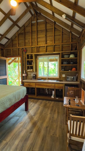 Standard Cabin | In-room dining - Toucan Hill Lodge (Bocas del Toro)