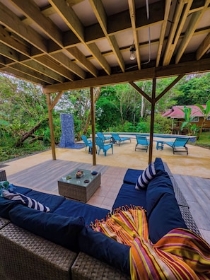 Outdoor pool - Toucan Hill Lodge (Bocas del Toro)