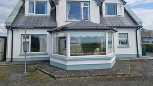 Exterior - Irish Cozy Cottage Retreat (Miltown Malbay)