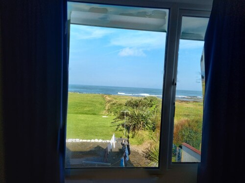 Irish Cozy Cottage Retreat