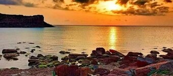 Cozy buen ritiro in the center of Carloforte inspired by the colors of the sea