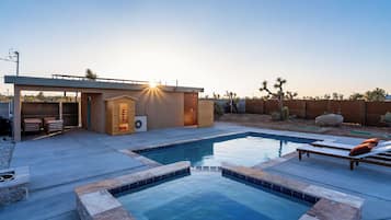 Outdoor pool, a heated pool