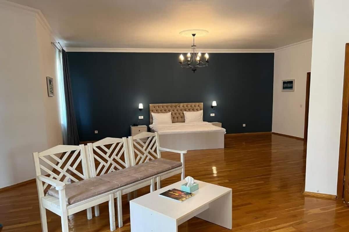 Luxury Double Room, 1 Katil Kelamin (Double) | 1 bilik tidur, bar mini, peti besi dalam bilik, kalis bunyi
