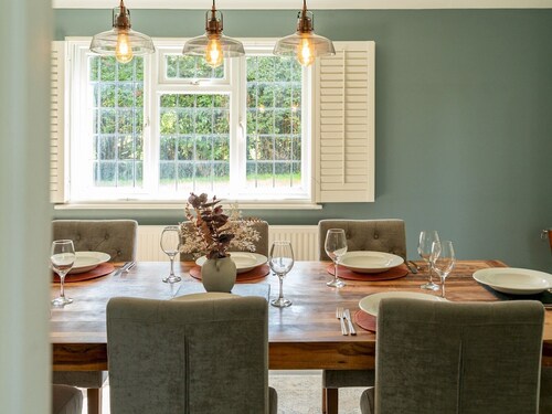 Chilterns Countryside Hideaway with Hot Tub - Pass the Keys