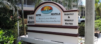 Beach Club 417: 2 Bed Condo w/private beach access