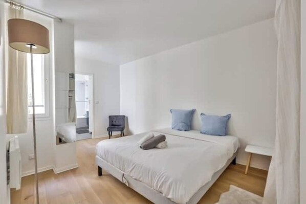 1 bedroom, iron/ironing board, WiFi, bed sheets - Apartment in the center of Paris Châtelet. (Paris)