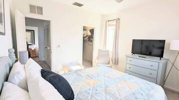 2 bedrooms, desk, WiFi, bed sheets