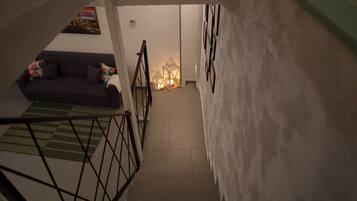 1 habitación, tabla de planchar con plancha, wifi gratis y ropa de cama