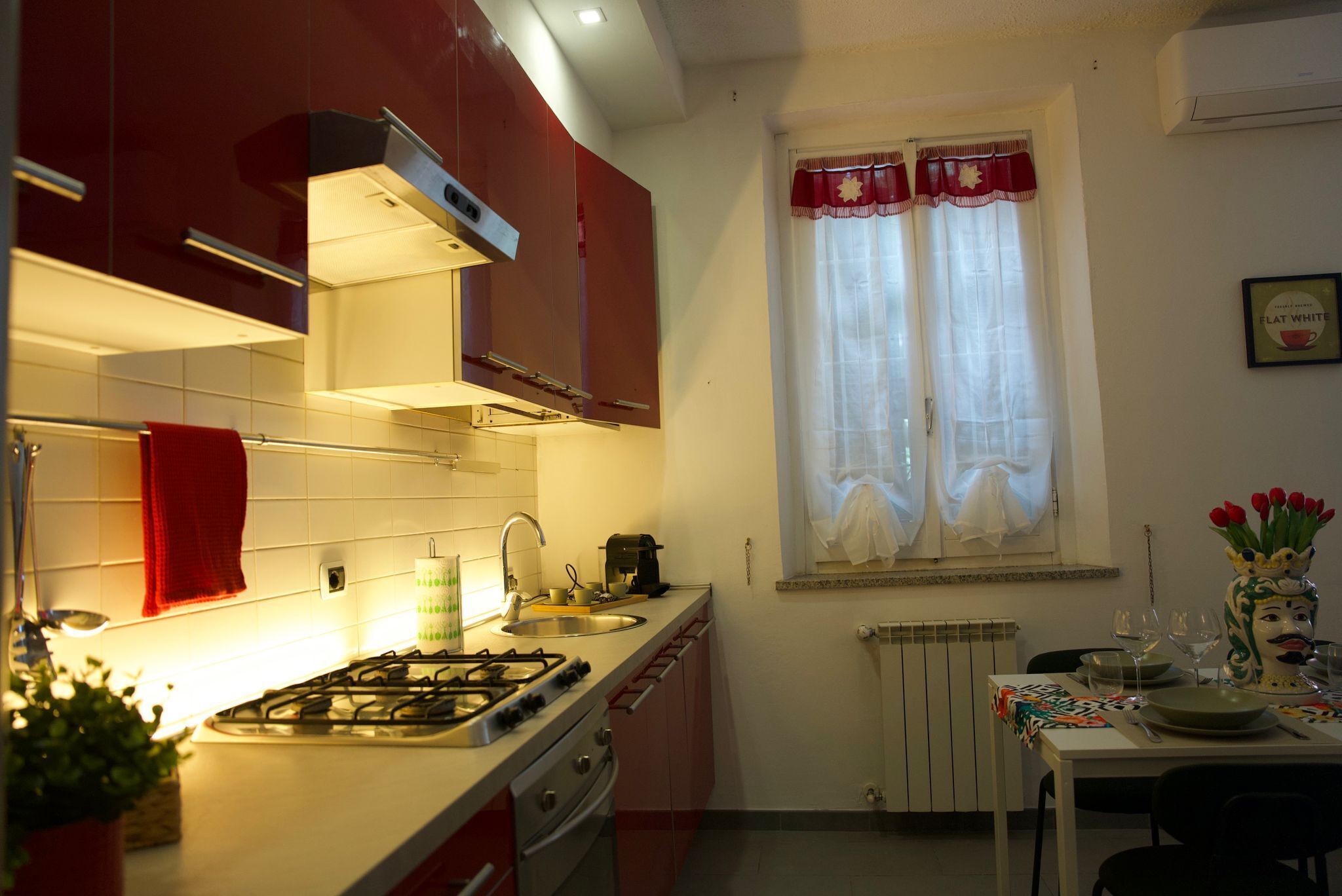 Kühlschrank, Ofen, Herdplatte, Geschirrspüler