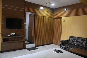 Quarto casal superior, 1 quarto | Escrivaninha, espaço de trabalho para notebook, Wi-Fi de cortesia