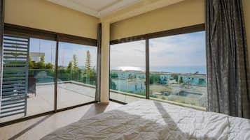 4 bedrooms, iron/ironing board, travel crib, WiFi
