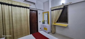 1 habitación, tabla de planchar con plancha y wifi 