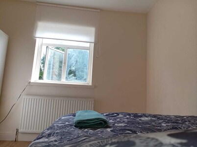 Spacious lovely double room centred in the heart of London.
