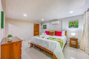 6 bedrooms, iron/ironing board, free WiFi, bed sheets