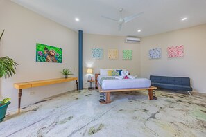 6 bedrooms, iron/ironing board, free WiFi, bed sheets