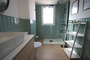 Shower, hair dryer, towels - 333 Casa Pataleta (Tarifa)
