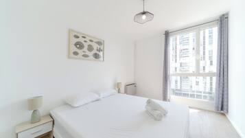 3 slaapkamers, een strijkplank/strijkijzer, wifi, beddengoed
