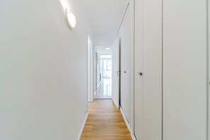 Interior - Spacious Apartment for 8 People - Bron Grand Clement (Bron)