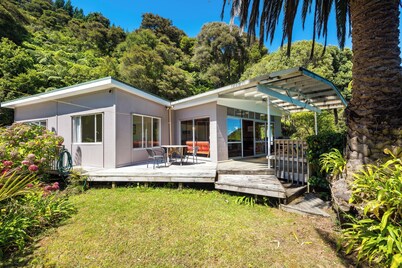 Seabreeze Stay - Kenepuru Sound Holiday Home