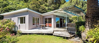 Seabreeze Stay - Kenepuru Sound Holiday Home