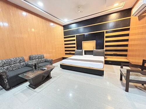 SwagStay Hotel Rahul Palace Nagpur