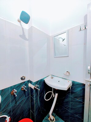 Classic Room | Bathroom