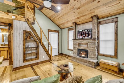 Carpenters Corner, Scenic, Tiny Luxury
