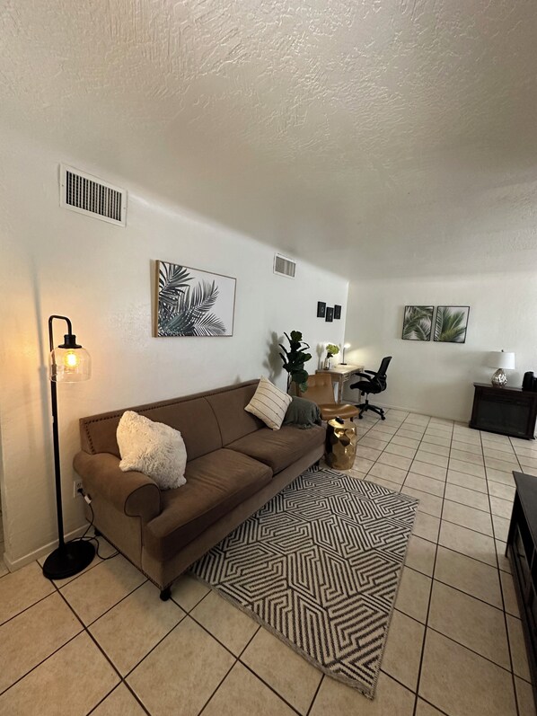 Smart-tv och eldstad