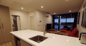 Interior - Ruby Red, 1Bd 1Bth Apt - Woden (Phillip)