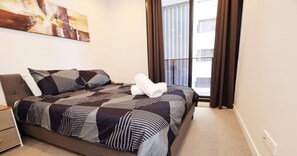 1 habitación, tabla de planchar con plancha, wifi gratis y ropa de cama 