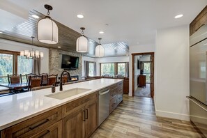 Fridge, microwave, oven, dishwasher - NEW LISTING! True Luxury Ski in & Ski Out by RedAwning (Breckenridge)