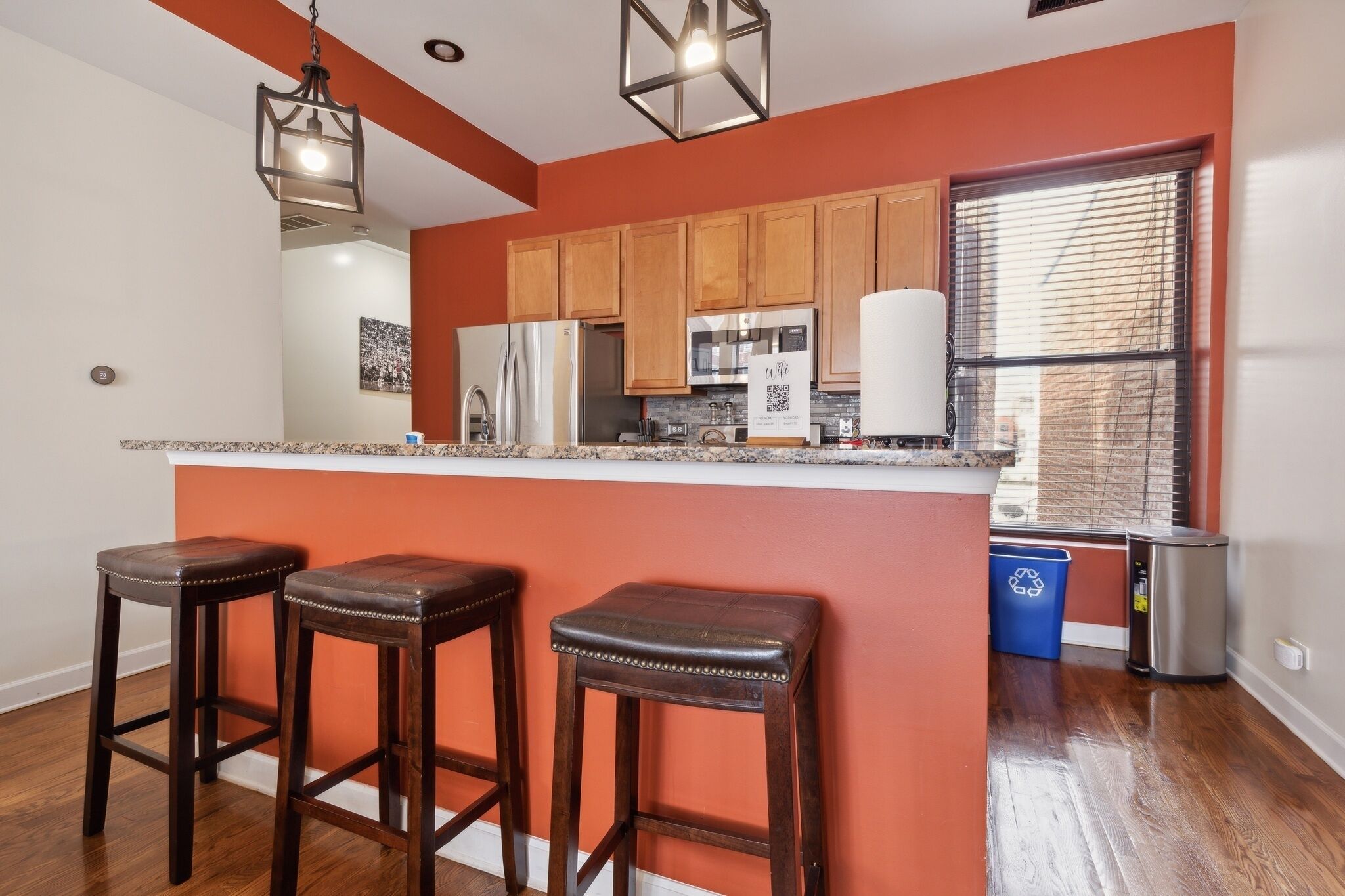 Fridge, microwave, oven, coffee/tea maker