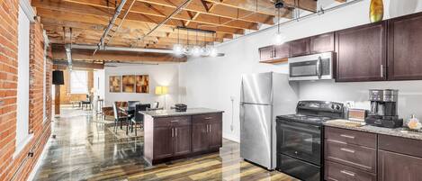 Fridge, microwave, oven, coffee/tea maker