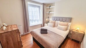 2 bedrooms, desk, iron/ironing board, free WiFi
