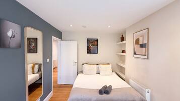 2 bedrooms, desk, iron/ironing board, free WiFi