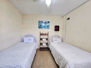 2 bedrooms, iron/ironing board, free WiFi