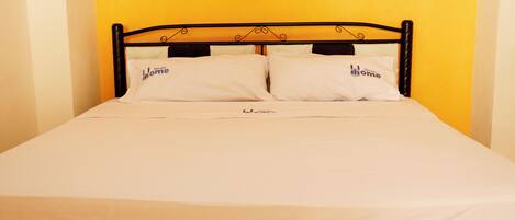 1 dormitorio, tabla de planchar con plancha, wifi