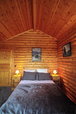 5 bedrooms, iron/ironing board, WiFi