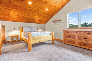 2 bedrooms, iron/ironing board, WiFi, bed sheets - Salida CO Rentals - Home nestled in the trees, 5 minutes from downtown Salida (Salida)