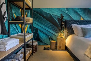 3 bedrooms, in-room safe, iron/ironing board, free WiFi
