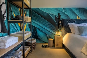3 bedrooms, in-room safe, iron/ironing board, free WiFi