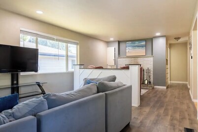 Spacious 4-bedroom house in charming Yakima with AC, WiFi