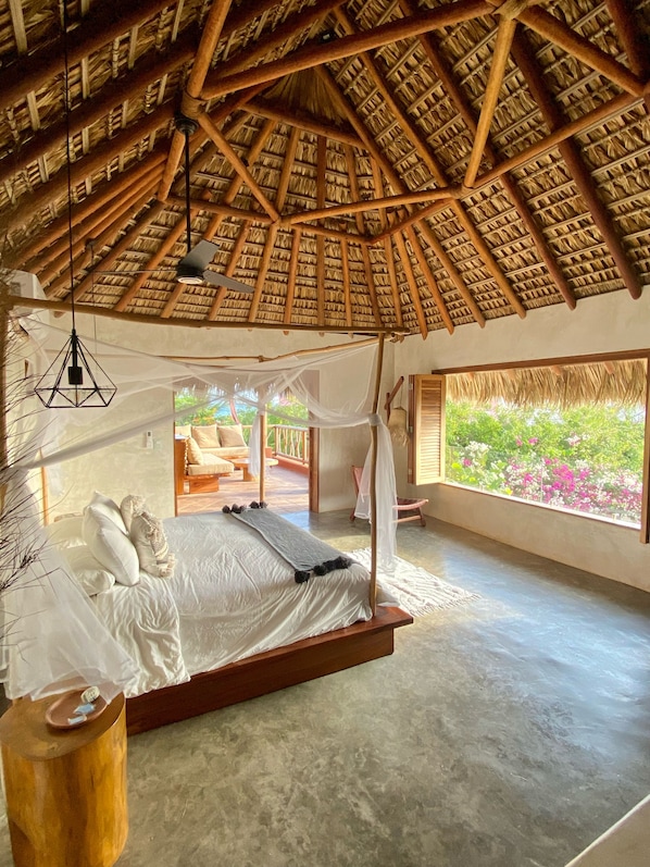 ห้องดีลักซ์, วิวชายหาด | ผ้าม่านกันแสง, เตารีด/โต๊ะรีดผ้า, Wi-Fi ฟรี