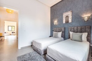 4 bedrooms, iron/ironing board, travel cot, WiFi