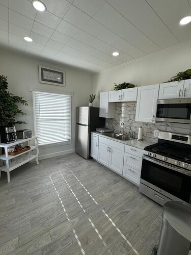 Cozy 2-bedroom house in charming Nogales with AC, WiFi