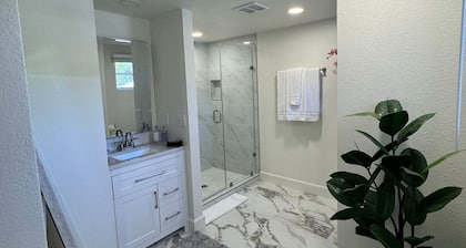 Cozy 2-bedroom house in charming Nogales with AC, WiFi